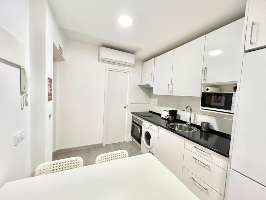 Apartament Metro Avenida De America 09 *